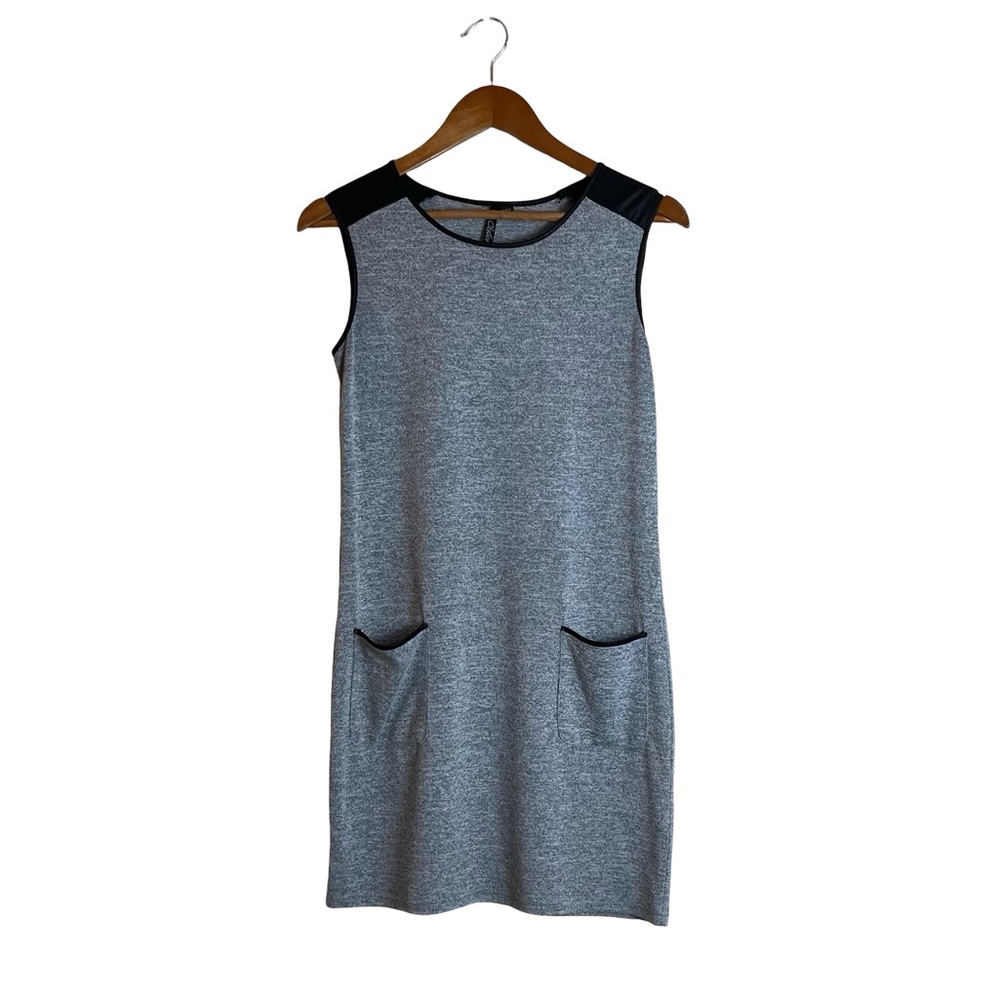 La Classe Couture grey knit sleeveless dress. Size small